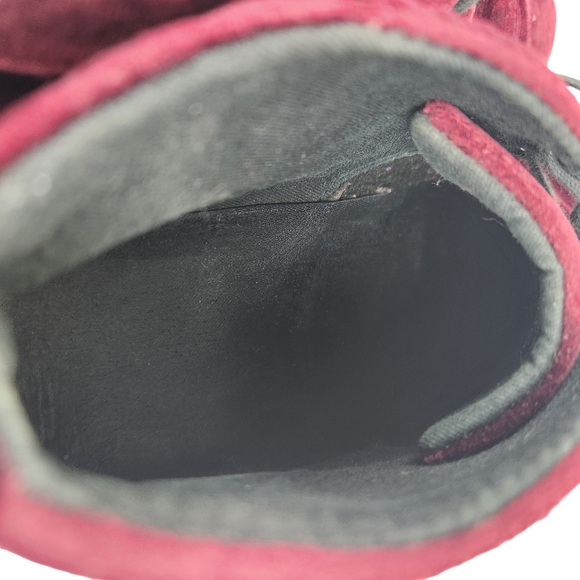 Dr. Martens Daytona Cherry Red Velvet Desert Low Chukka Wine Boots Womens Size 5 - Picture 10 of 12